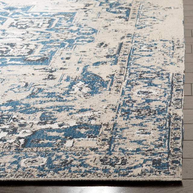 Safavieh Classic Vintage 5'-0" x 8'-0" Rug in Blue