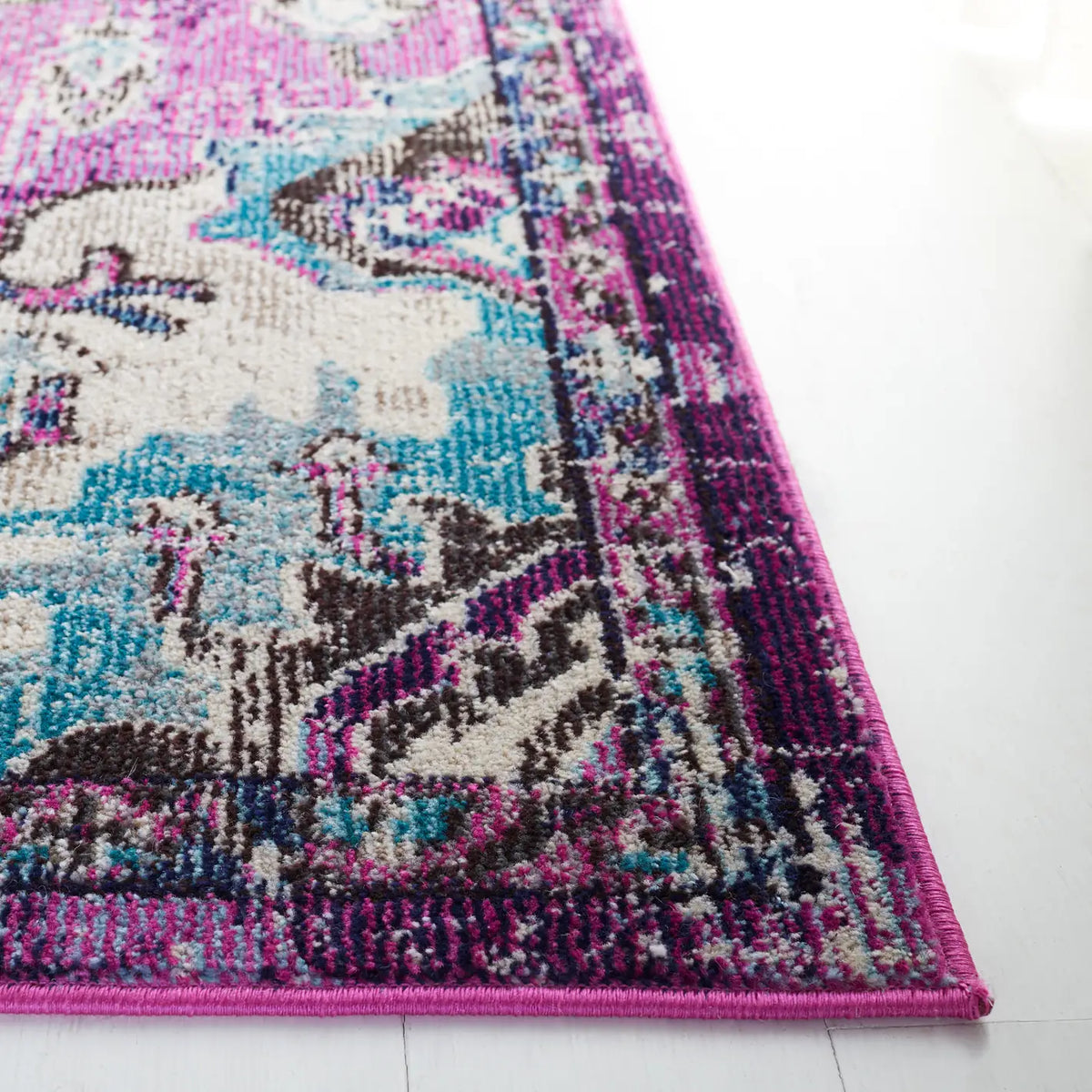 Safavieh Madison 4'-0" x 6'-0" Rug in Lavender / Light Blue