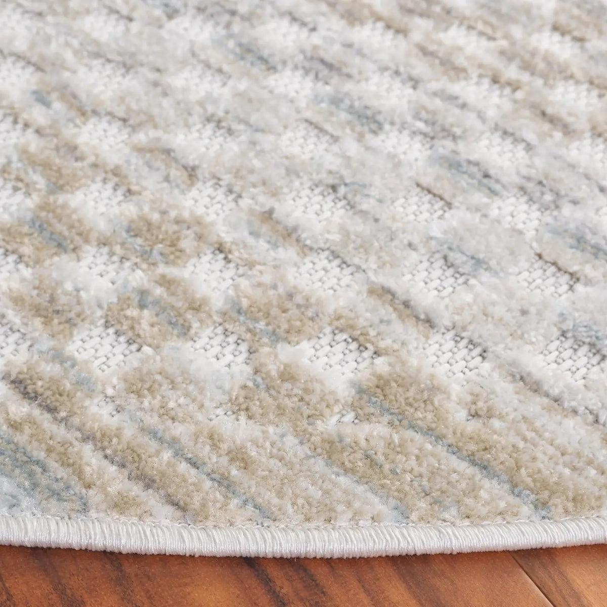 Safavieh Stella 6'-7" x 6'-7" Rug in Beige / Blue