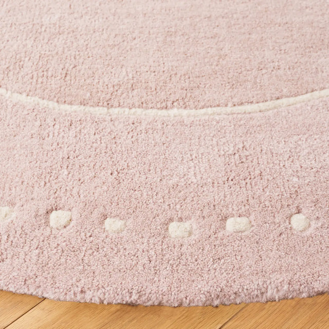 Safavieh Bella 5'-0" x 5'-0" Rug in Light Pink / Ivory