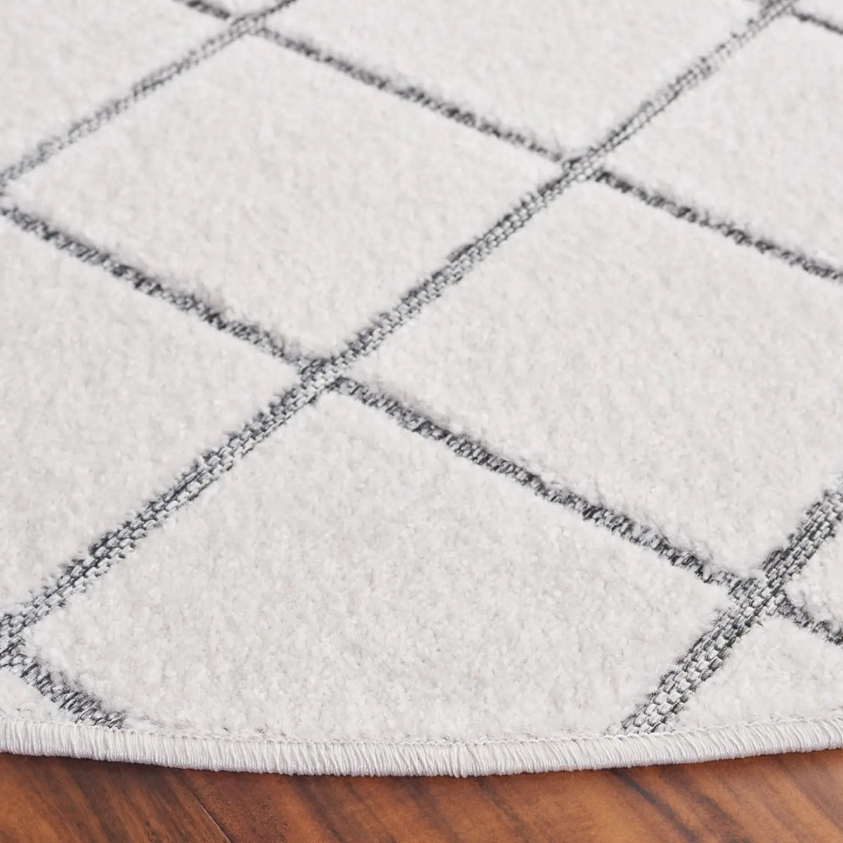 Safavieh Stella 6'-7" x 6'-7" Rug in Ivory / Grey
