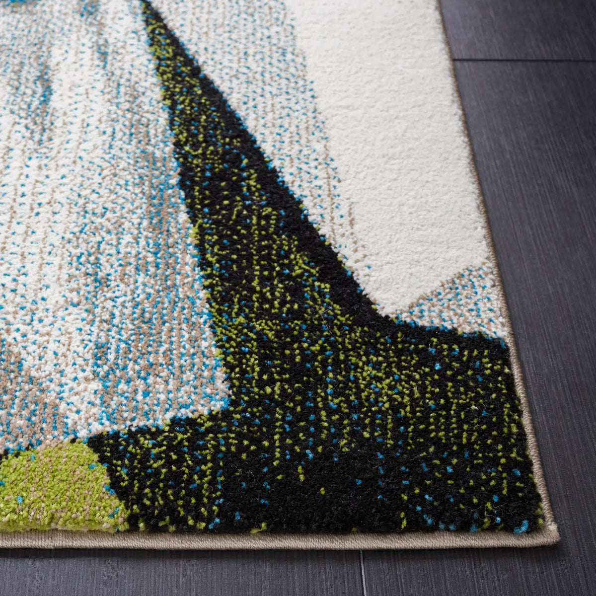 Safavieh Porcello 4'-0" x 6'-0" Rug in Ivory / Green