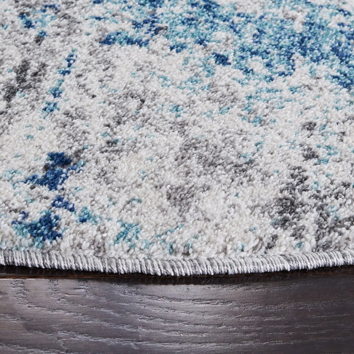 Safavieh Aston 5'-3" x 5'-3" Rug in Light Blue / Grey