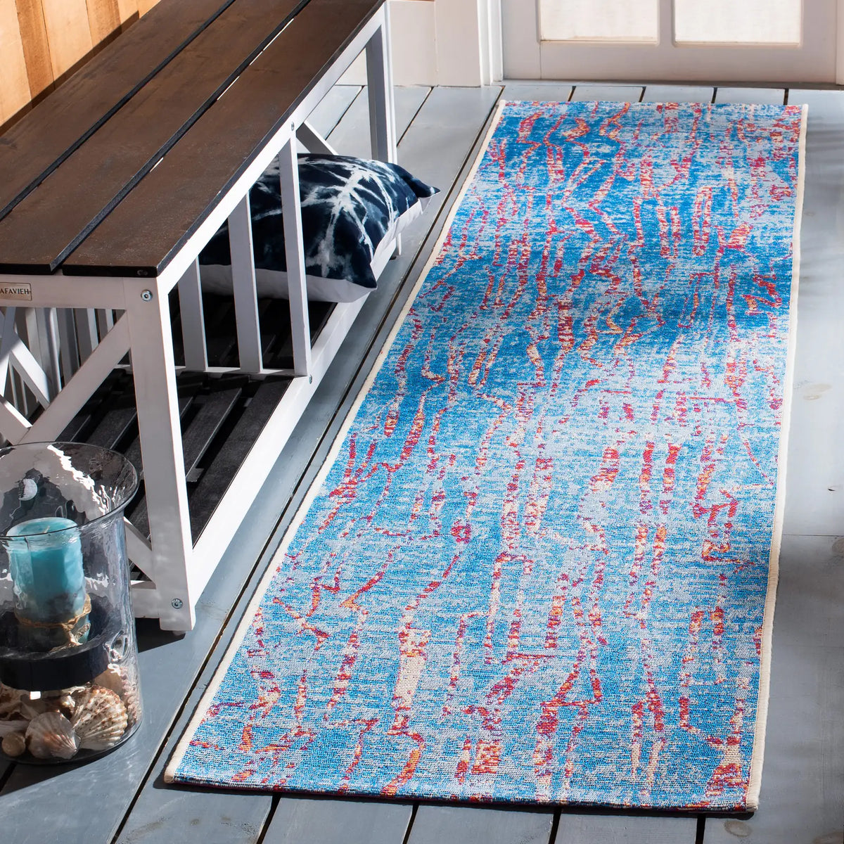 Safavieh Summer 2'-0" x 8'-0" Rug in Blue / Red