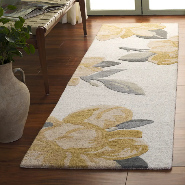 Safavieh Jardin 2'-3" x 8'-0" Rug in Ivory / Beige