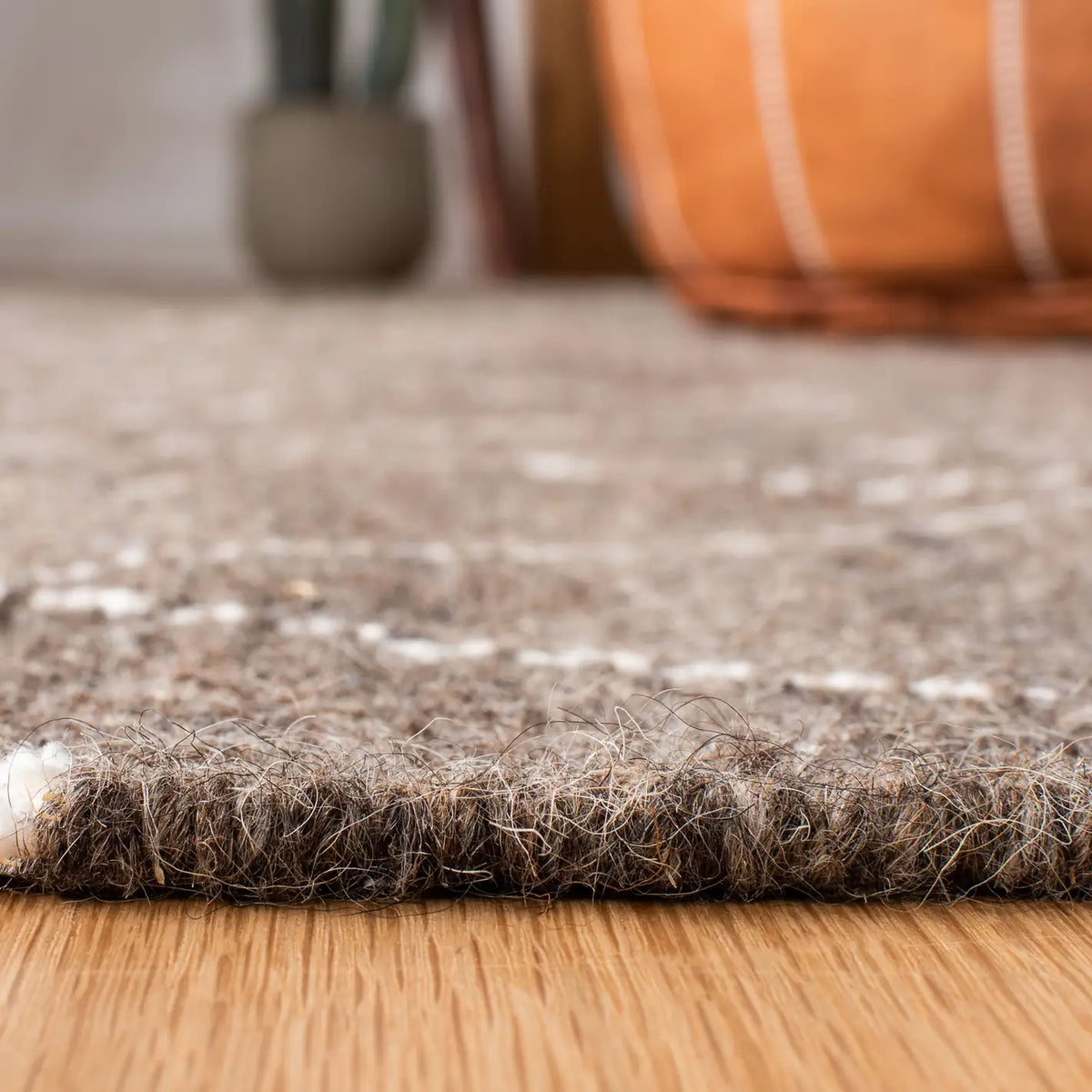 Safavieh Natural Kilim 5'-0" x 8'-0" Rug in Brown / Ivory