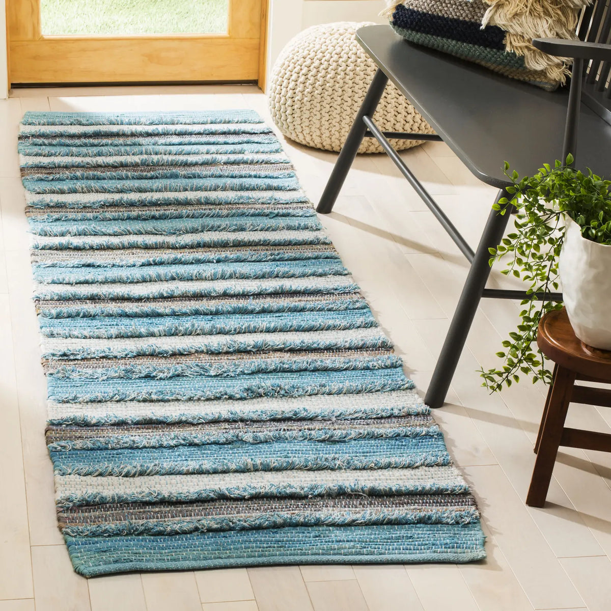 Safavieh Montauk 2'-3" x 8'-0" Rug in Aqua / Multi