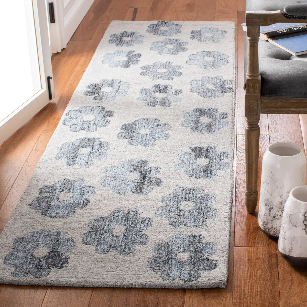 Safavieh Abstract 2'-3" x 8'-0" Rug in Grey / Blue