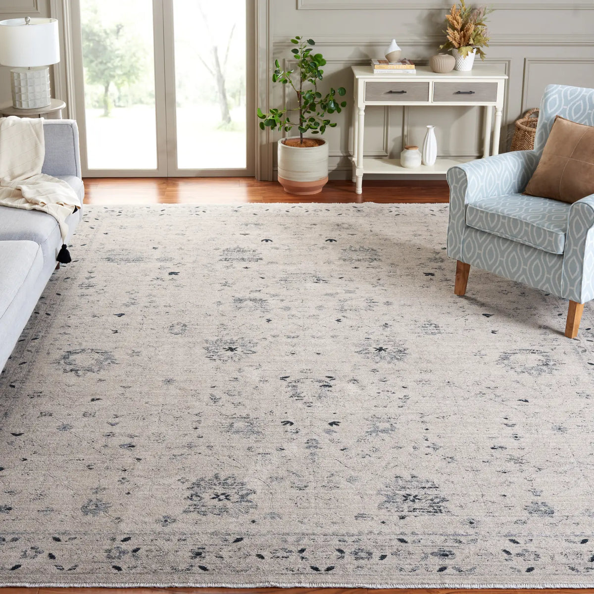 Safavieh Antique Patina 10'-0" x 12'-9" Rug in Ivory / Blue