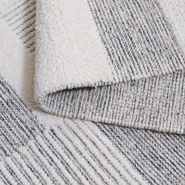 Safavieh Natura 2'-3" x 9'-0" Rug in Ivory / Charcoal