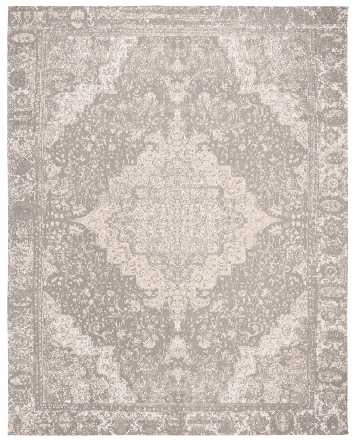 Safavieh Classic Vintage 6'-0" x 9'-0" Rug in Silver