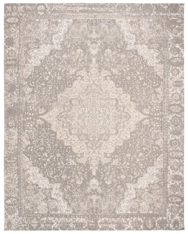 Safavieh Classic Vintage 6'-0" x 9'-0" Rug in Silver