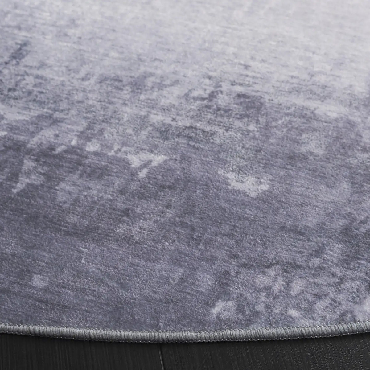 Safavieh Santa Monica 6'-0" x 6'-0" Rug in Light Grey / Grey