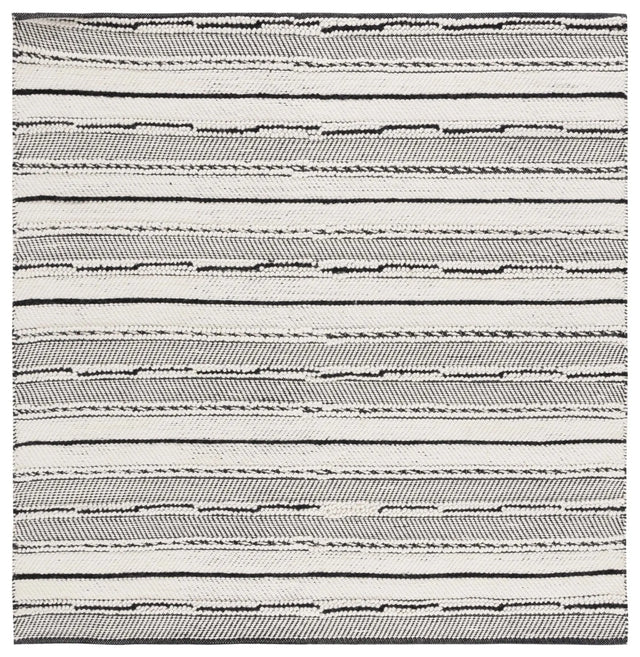 Safavieh Natura 6'-0" x 6'-0" Rug in Black / Ivory