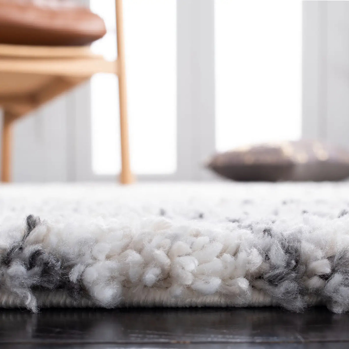 Safavieh Fontana Shag 800 4'-0" x 6'-0" Rug in Ivory / Grey