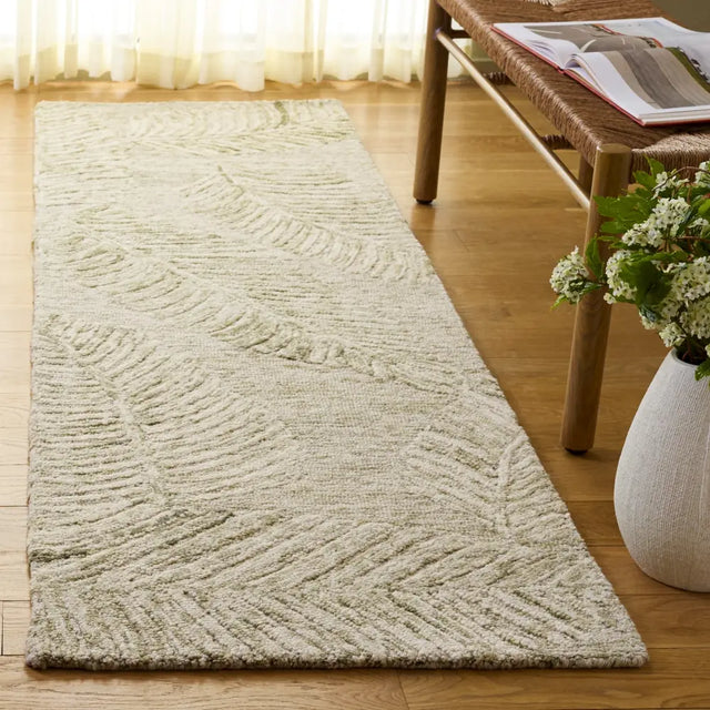Safavieh Jardin 2'-3" x 8'-0" Rug in Sage / Ivory