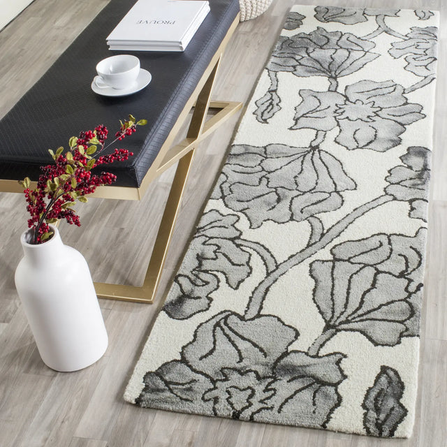 Safavieh Dip Dye 2'-3" x 8'-0" Rug in Ivory / Light Grey
