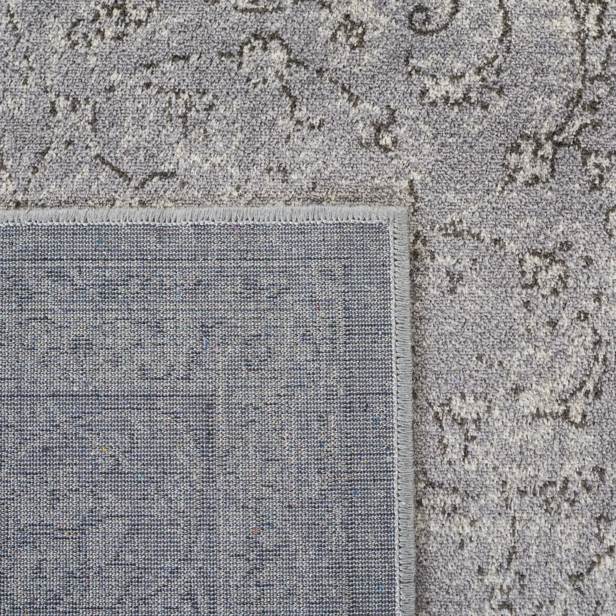 Safavieh Atlas 5'-3" x 7'-7" Rug in Charcoal / Grey