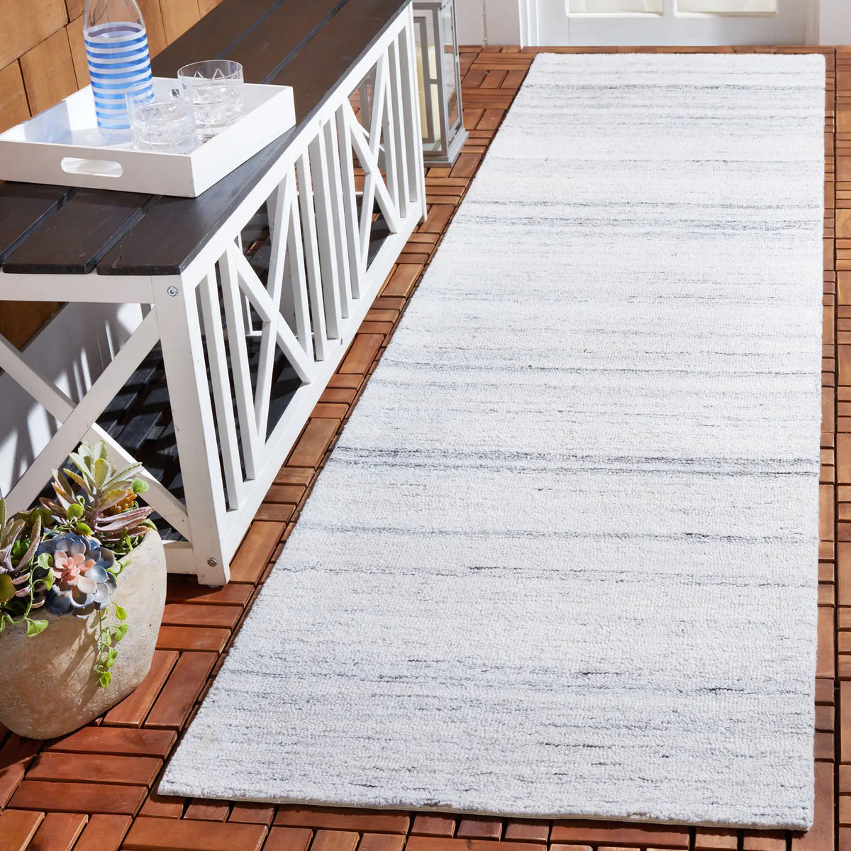 Safavieh Outdoor Micro-Loop 2'-3" x 9'-0" Rug in Ivory