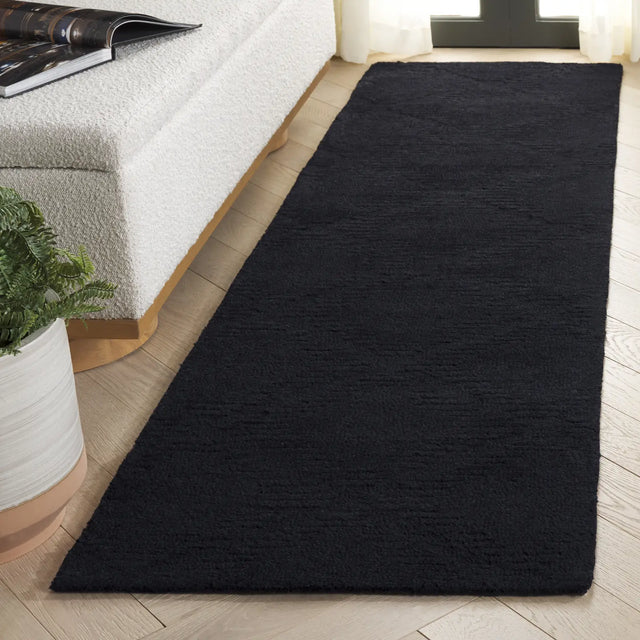 Safavieh Rodeo Drive 2'-3" x 8'-0" Rug in Black