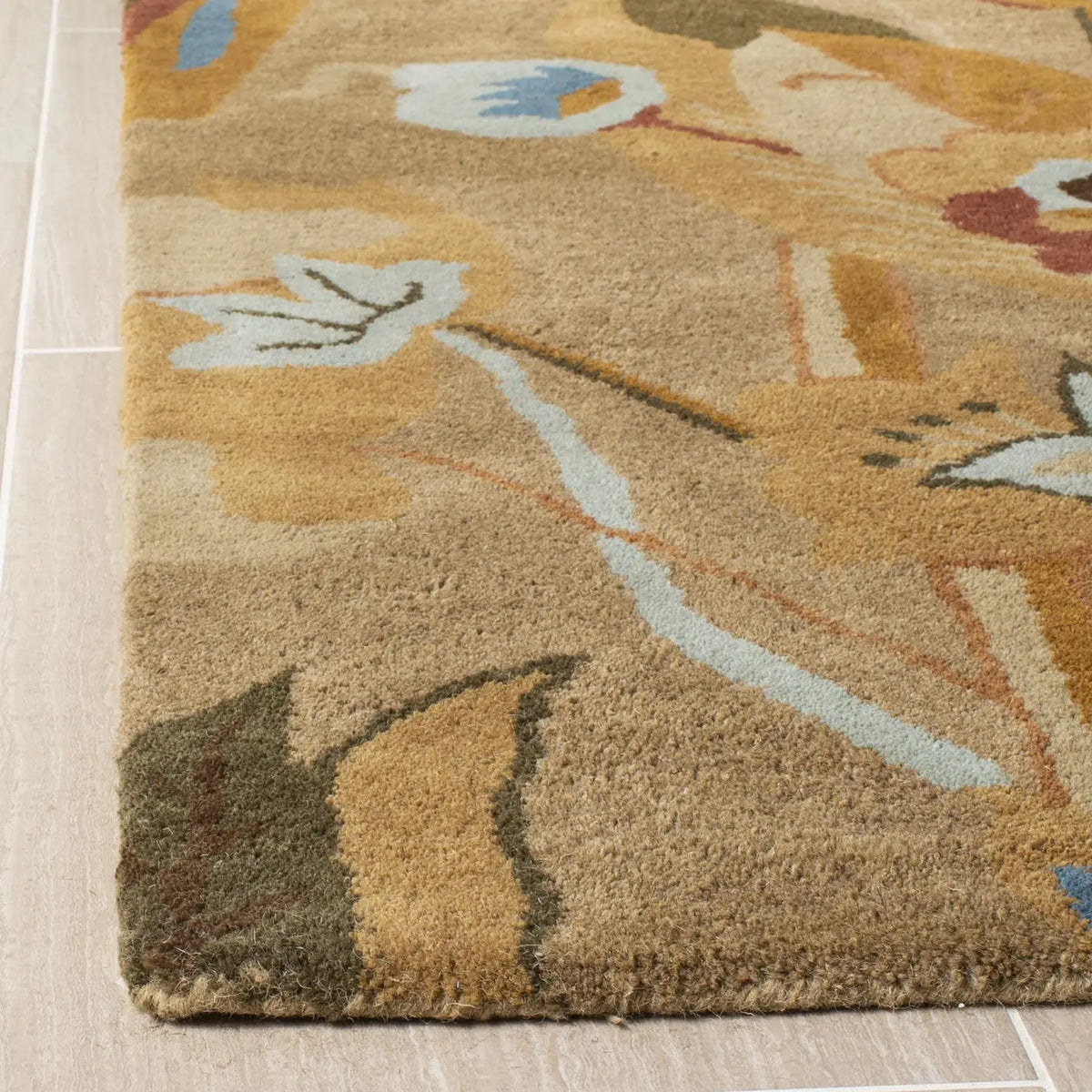 Safavieh Soho 3'-6" x 5'-6" Rug in Beige / Multi