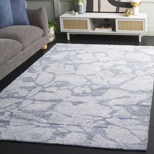Safavieh Soho 4'-0" x 6'-0" Rug in Blue / Ivory