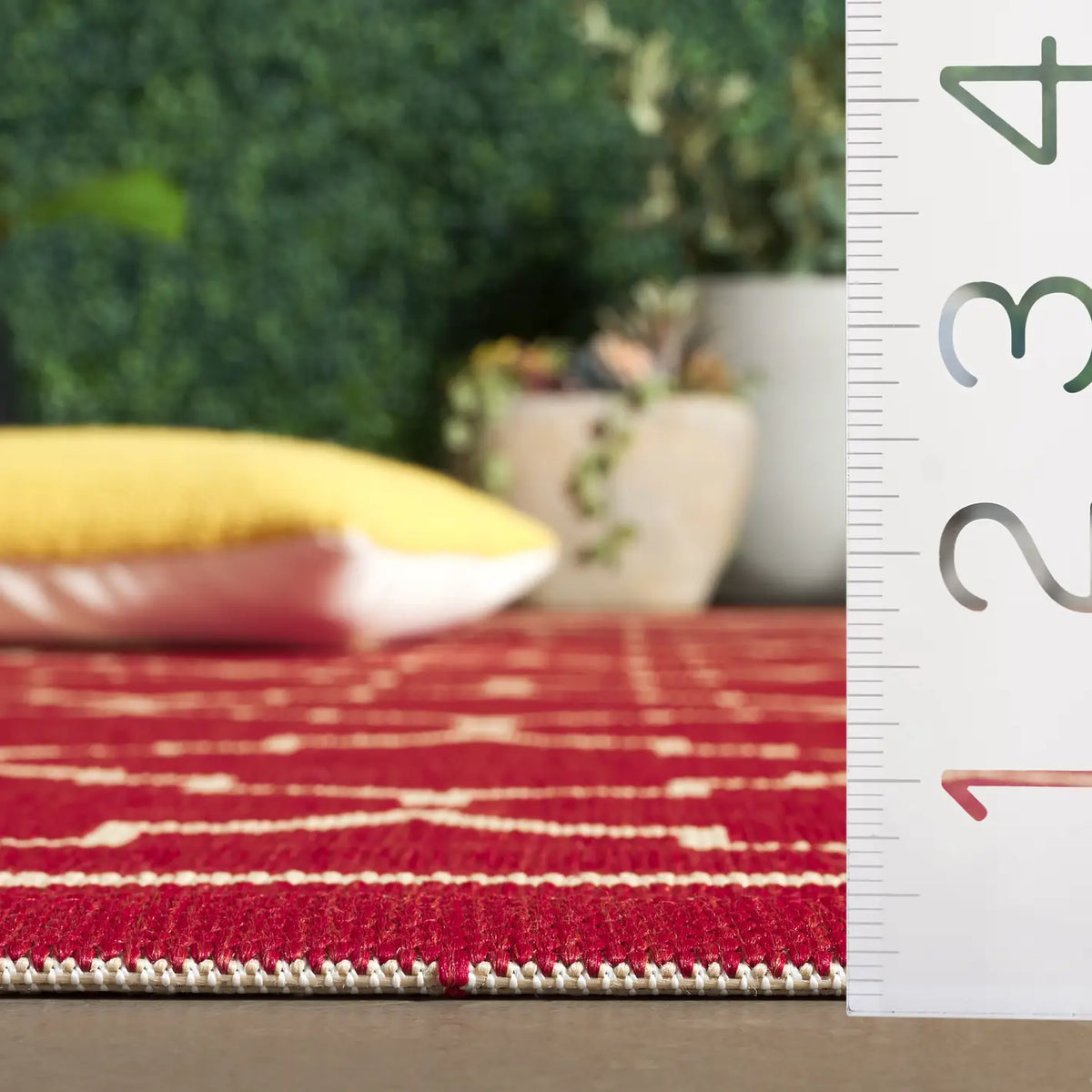Safavieh Courtyard 5'-3" x 7'-7" Rug in Red / Beige