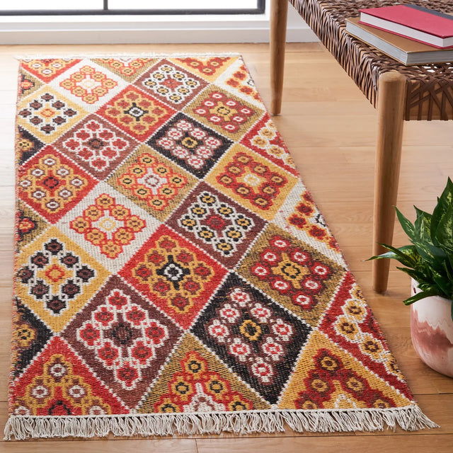 Safavieh Kilim 2'-3" x 7'-0" Rug in Red / Gold