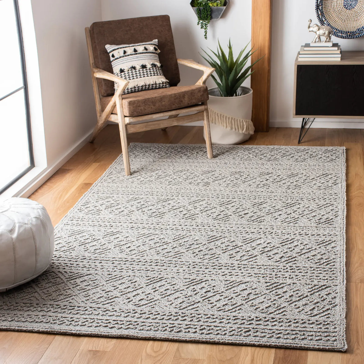Safavieh Trace 4'-0" x 6'-0" Rug in Grey / Beige