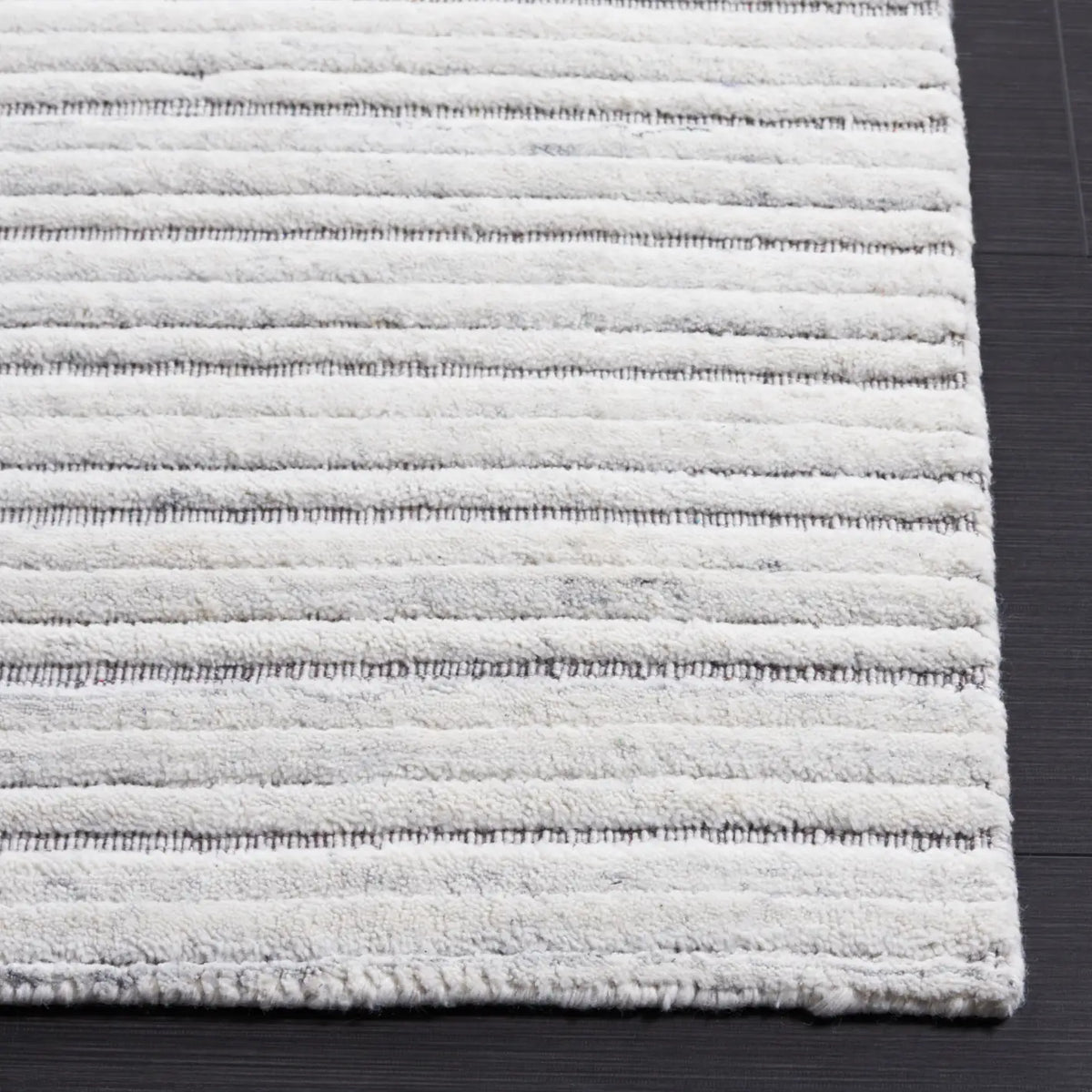 Safavieh Elements 4'-0" x 6'-0" Rug in Ivory