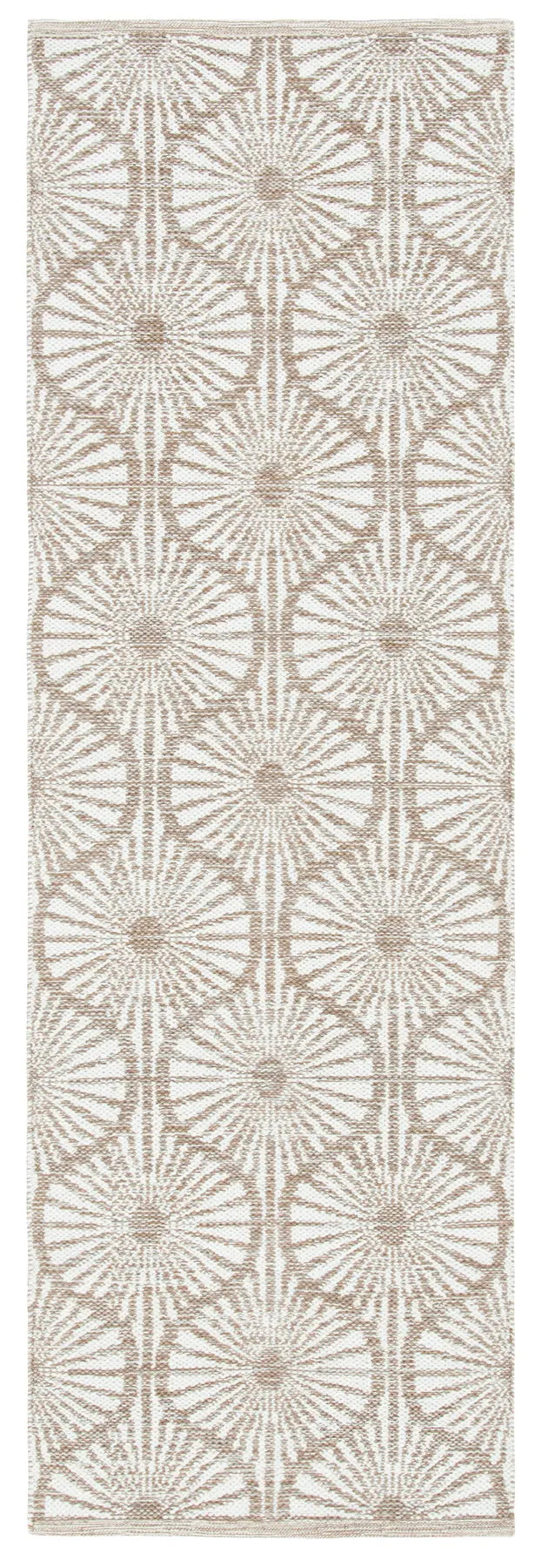 Safavieh Montauk 2'-3" x 7'-0" Rug in Beige / Ivory