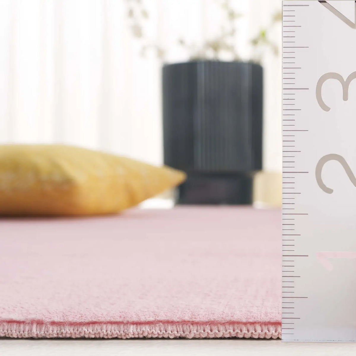 Safavieh Faux Rabbit Fur 5'-0" x 7'-0" Rug in Pink