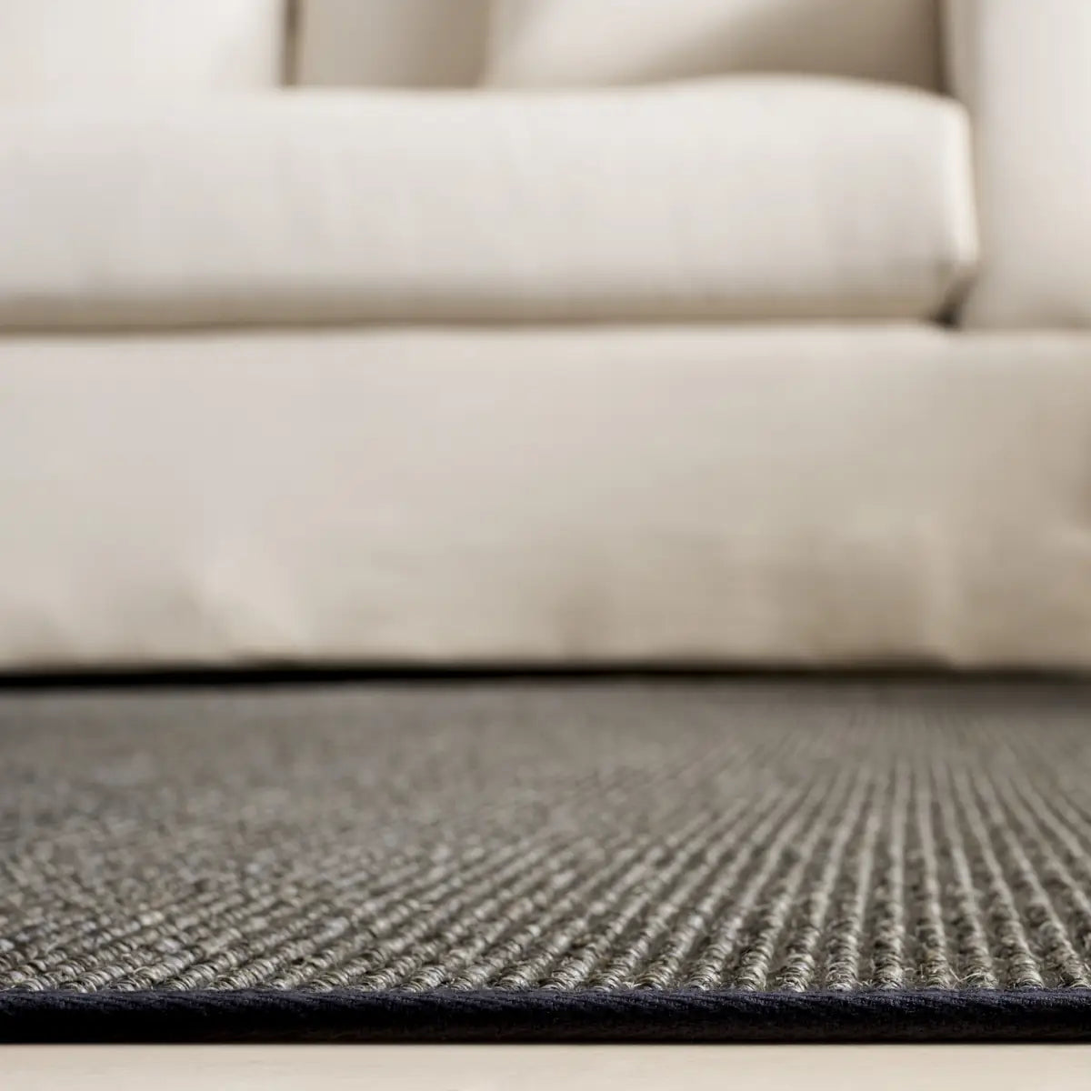 Safavieh Martha Stewart 8'-0" x 10'-0" Rug in Charcoal