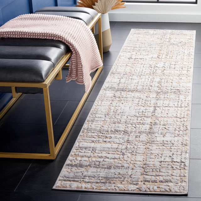 Safavieh Amelia 2'-0" x 8'-0" Rug in Grey / Beige