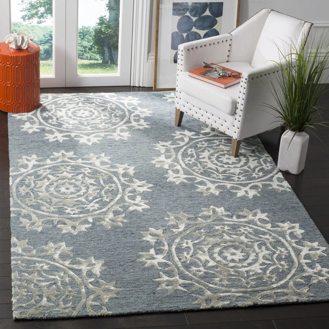Safavieh Bella 4'-0" x 6'-0" Rug in Blue