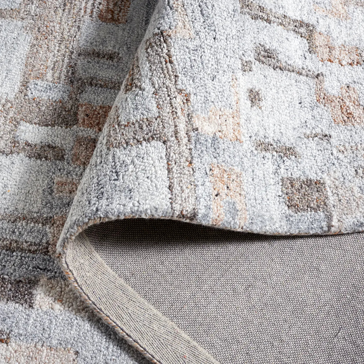 Safavieh Abstract 4'-0" x 6'-0" Rug in Grey / Brown