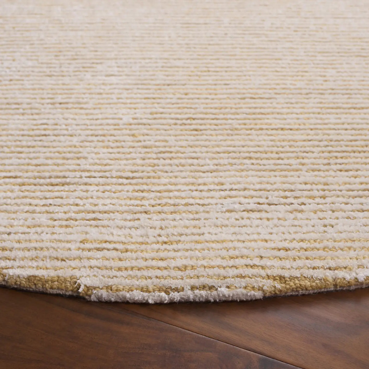 Safavieh Mirage 6'-0" x 6'-0" Rug in Ivory / Gold