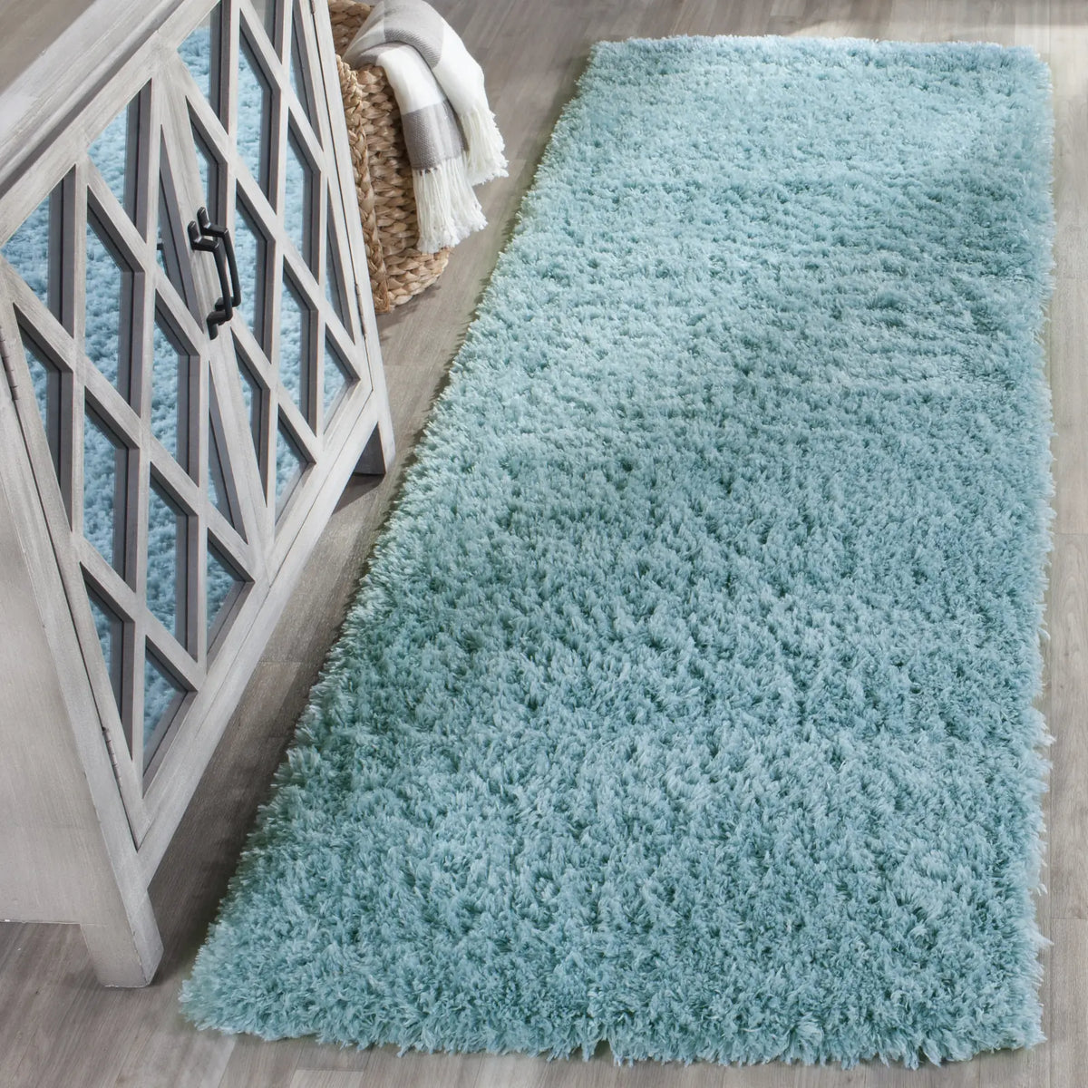 Safavieh Indie Shag 2'-3" x 7'-0" Rug in Turquoise