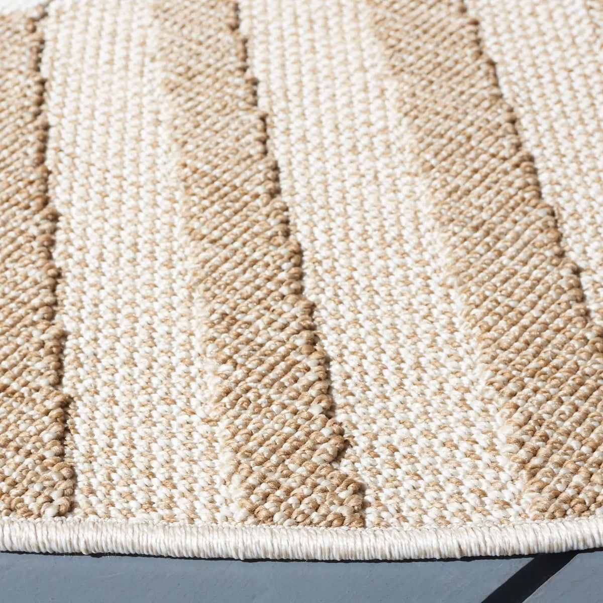 Safavieh Global 5'-3" x 5'-3" Rug in Beige / Light Beige