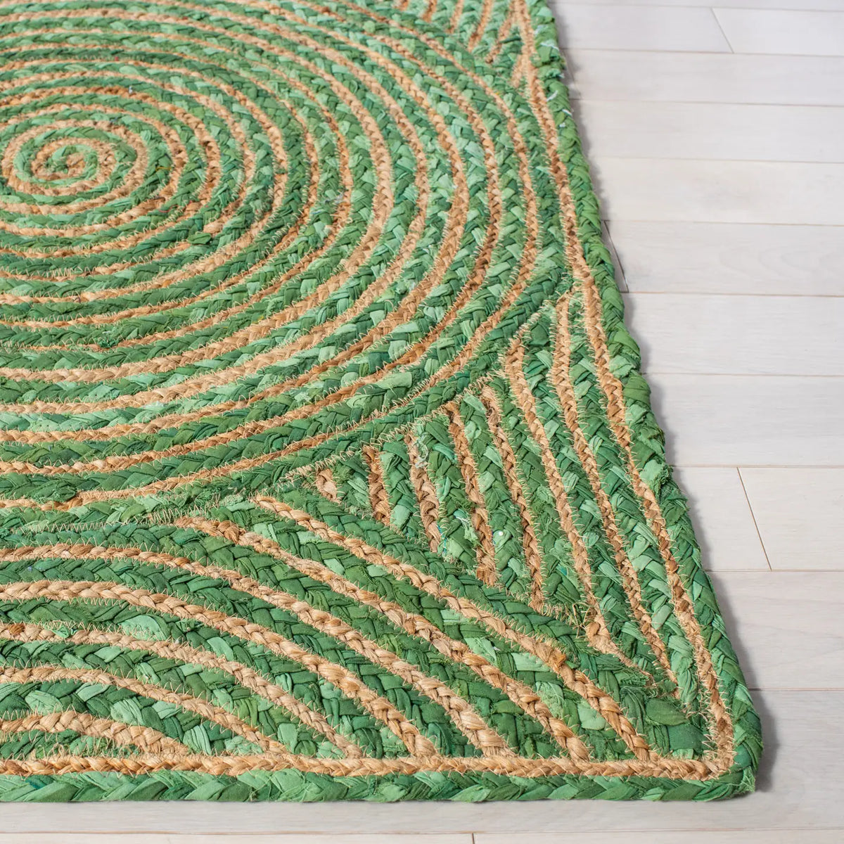 Safavieh Cape Cod 4'-0" x 6'-0" Rug in Green / Natural