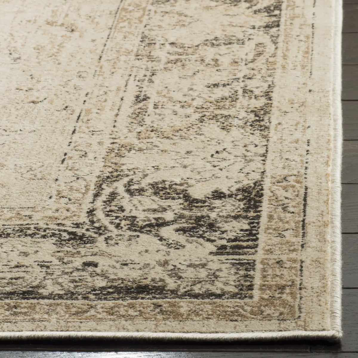 Safavieh Vintage 4'-0" x 5'-7" Rug in Stone