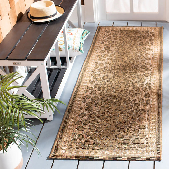 Safavieh Courtyard 2'-3" x 10'-0" Rug in Natural / Gold