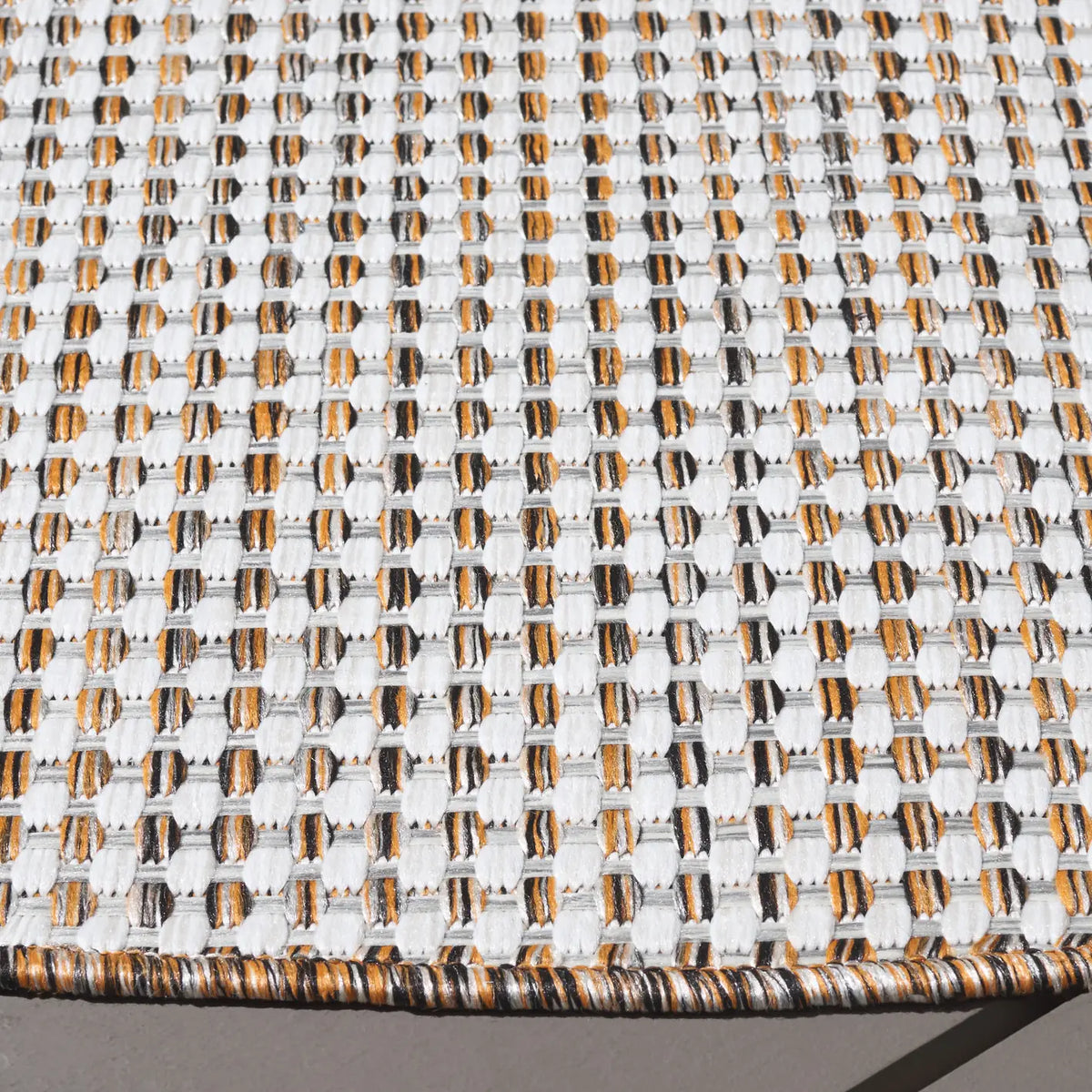 Safavieh Courtyard 6'-7" x 6'-7" Rug in Ivory Grey / Rust
