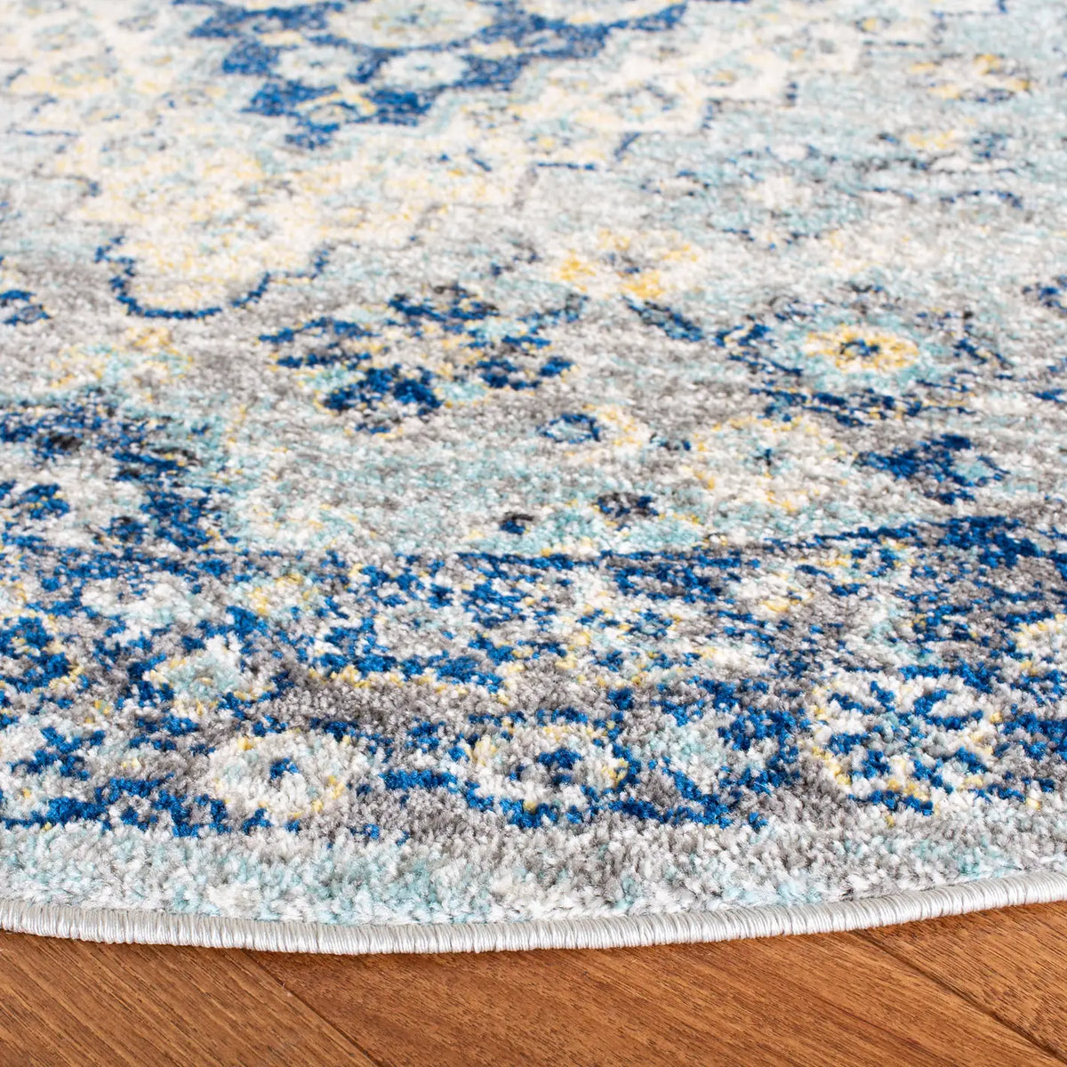 Safavieh Madison 6'-7" x 6'-7" Rug in Grey / Cream
