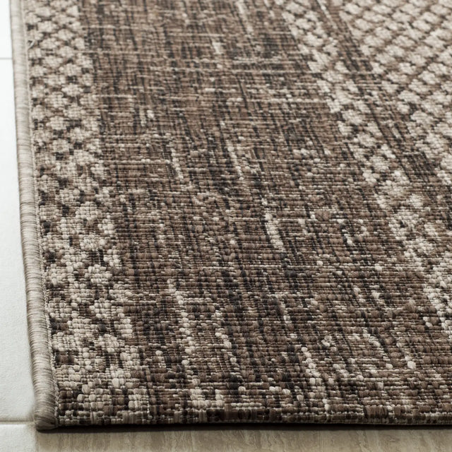 Safavieh Courtyard 4'-0" x 5'-7" Rug in Light Beige / Light Brown