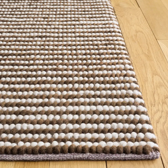 Safavieh Natura 5'-0" x 8'-0" Rug in Ivory / Rust Brown