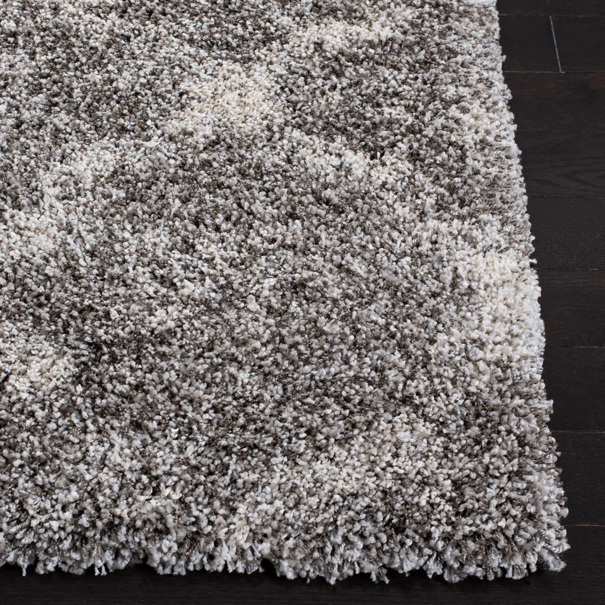 Safavieh Hudson Shag 4'-0" x 6'-0" Rug in Grey / Ivory