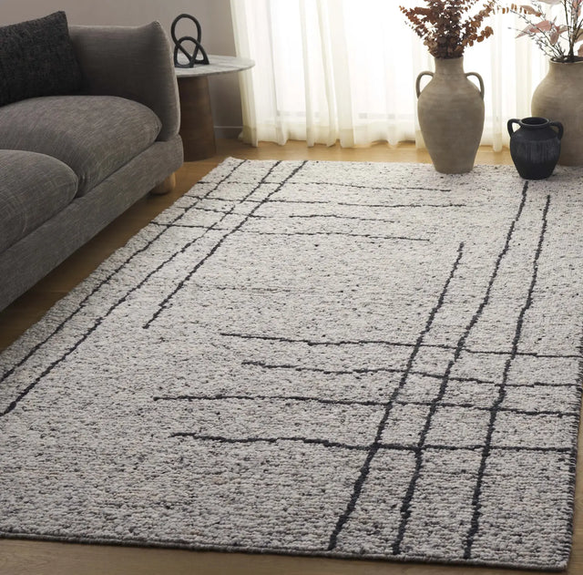 Safavieh Natura 5'-0" x 8'-0" Rug in Grey / Black