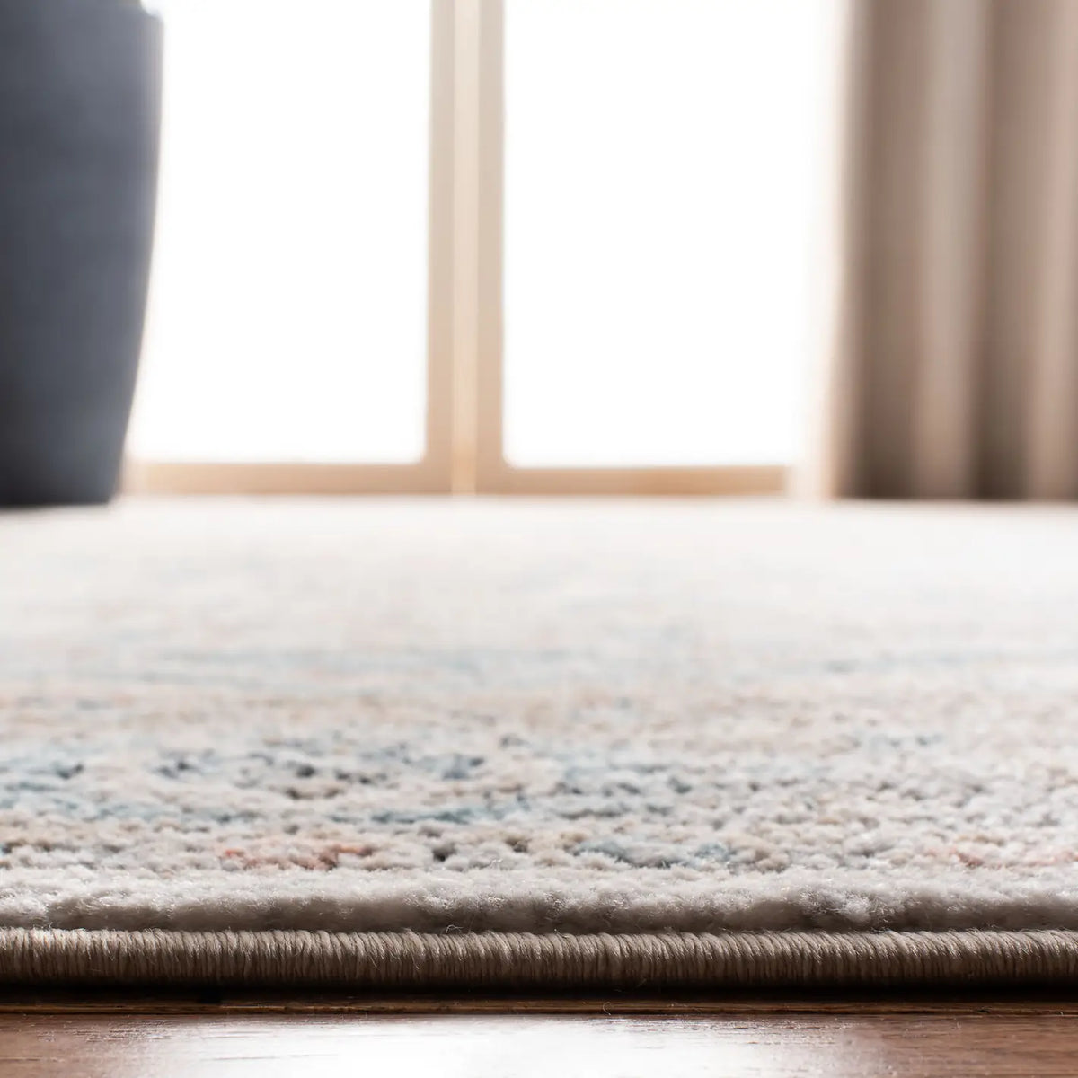 Safavieh Oregon 800 4'-0" x 6'-0" Rug in Grey / Blue