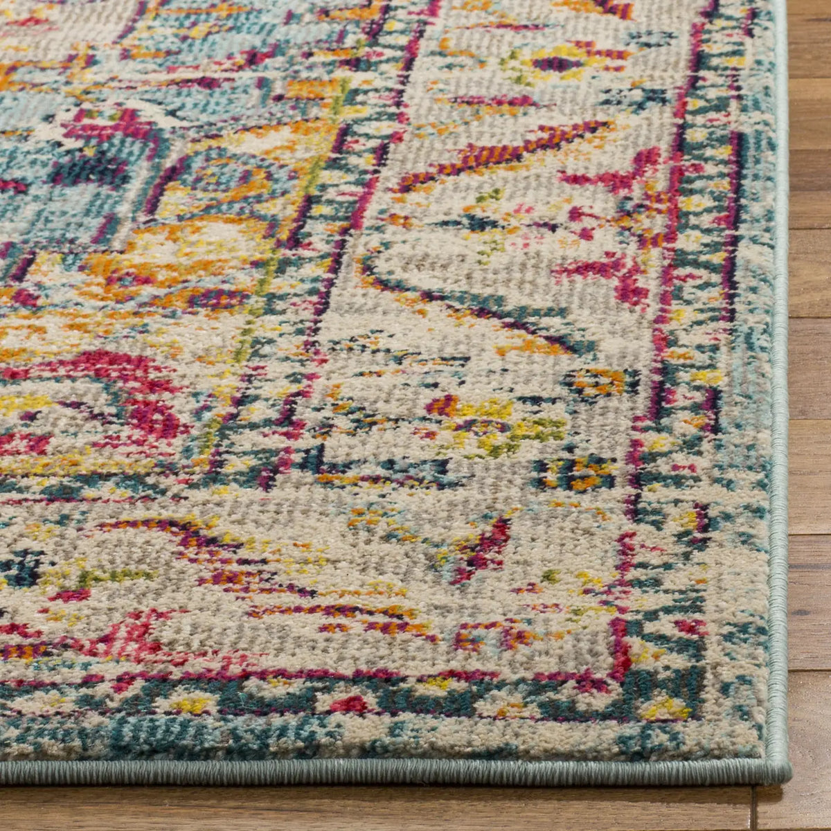 Safavieh Phoenix 100 4'-0" x 6'-0" Rug in Turquoise / Beige
